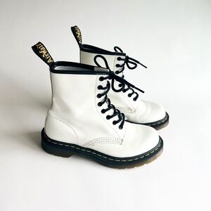 Dr. Martens 111821 White Leather Rubber Outsole Combat Boots size 7
